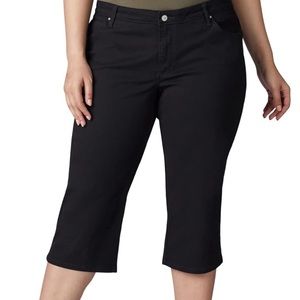 Lee Women's Plus Size Flex-to-go Mid-rise Relaxed Capri Black New Size 22w